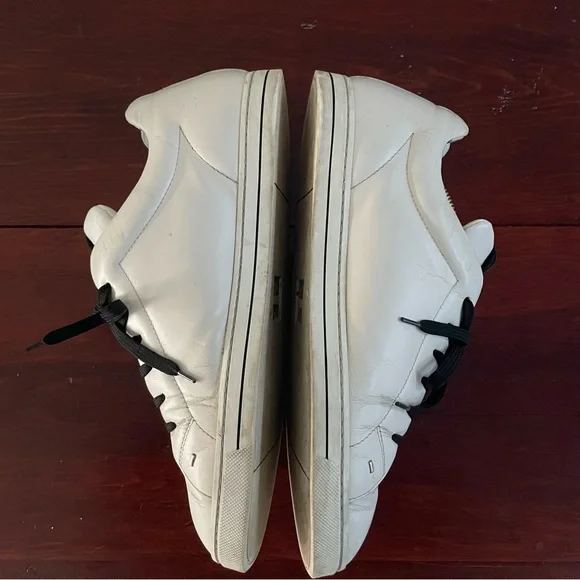 Fendi White and Red Sneakers - Picture 6 of 7